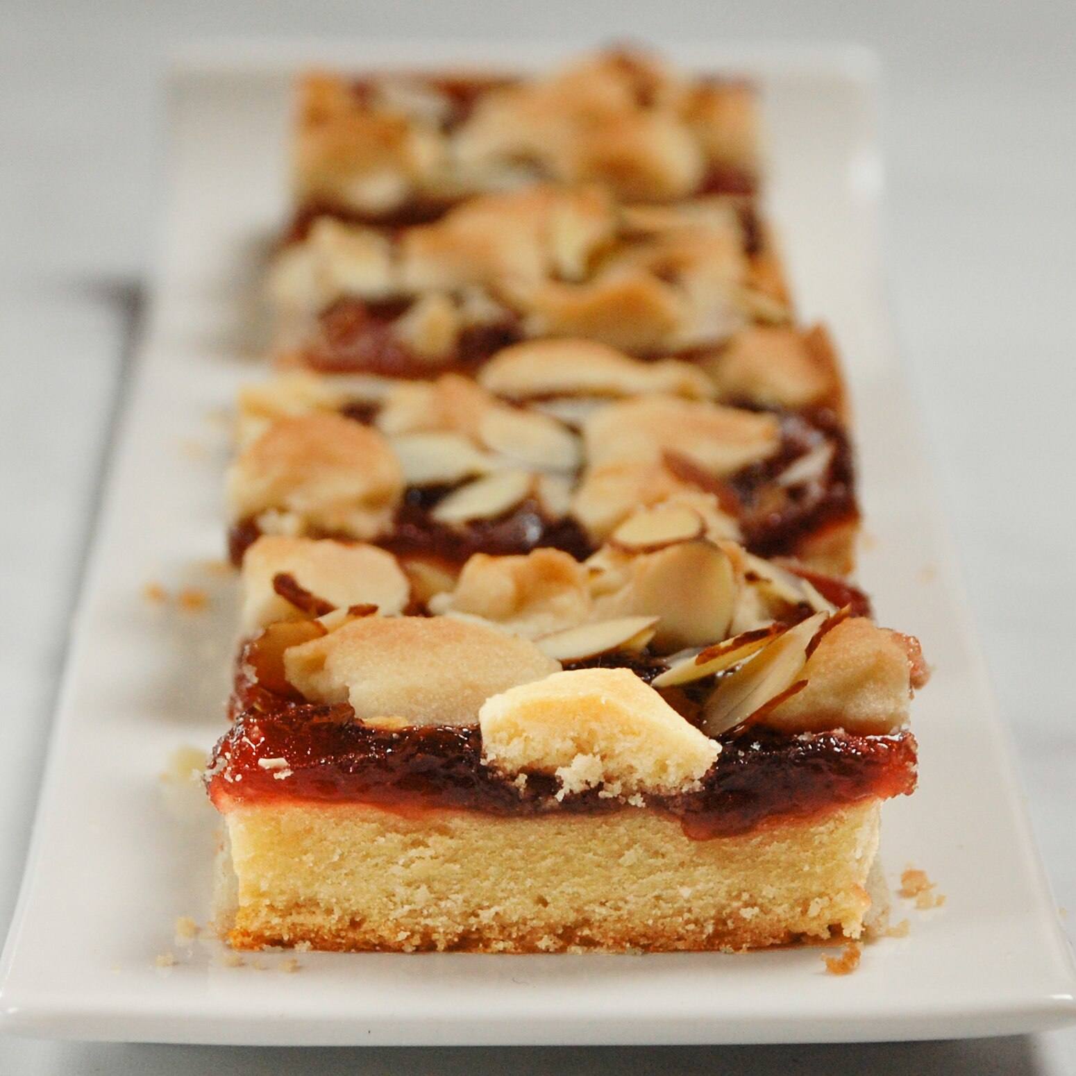 recipe image Raspberry Almond Shortbread Bars